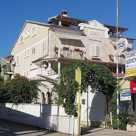 Rooms And Apartments Palma B&B Medulin Eksteriør billede